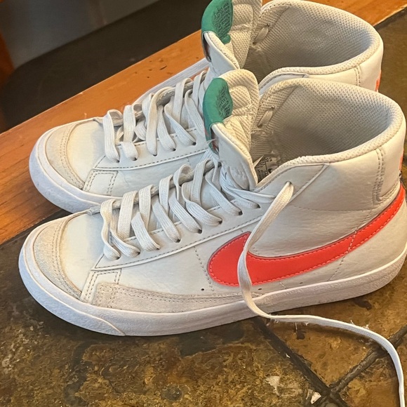 Nike High-Top Sneakers in White and Red with Teal Accents - Picture 2 of 7